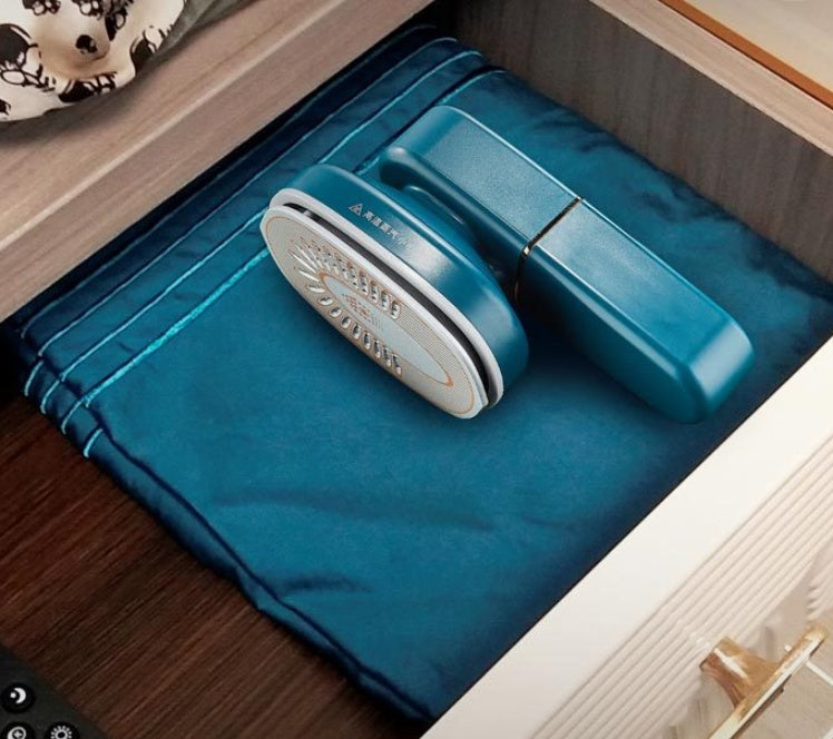 Handheld steamer iron